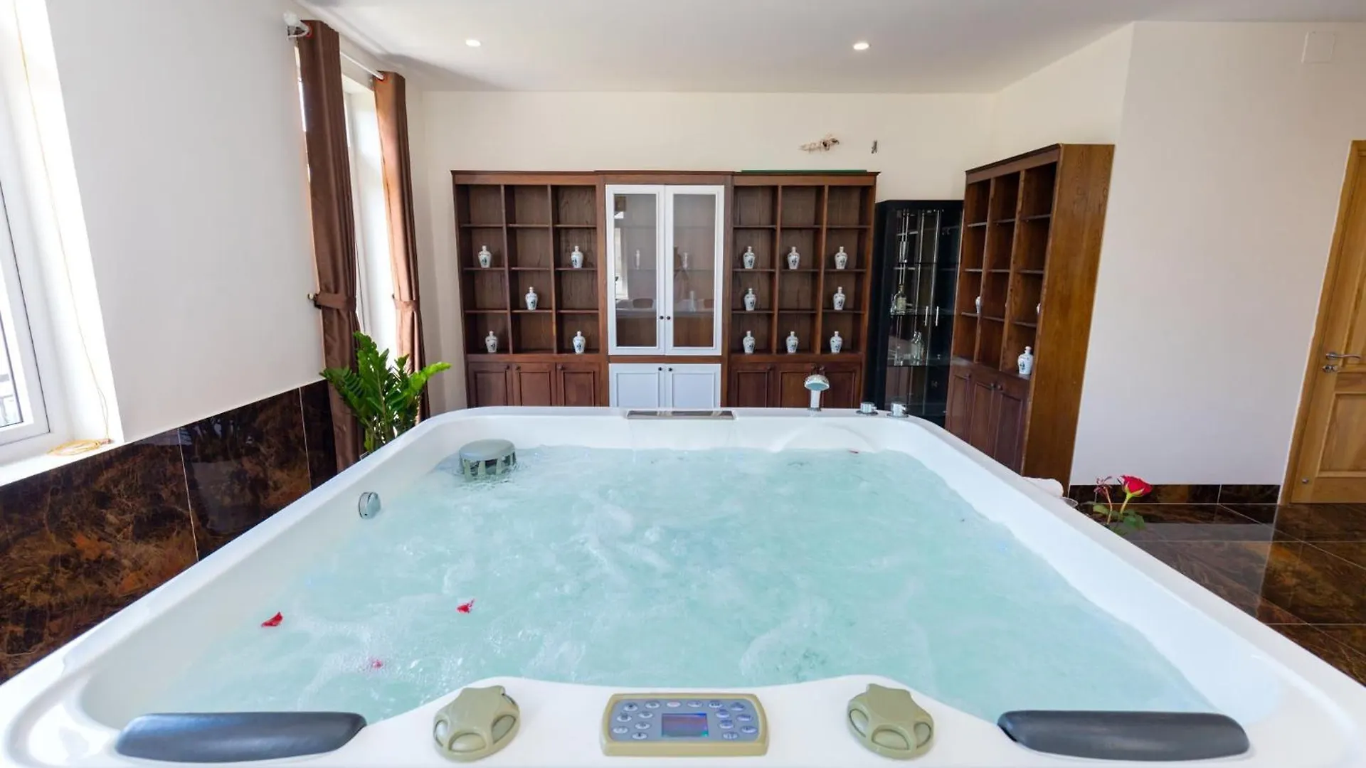 Lux Villa03 头顿